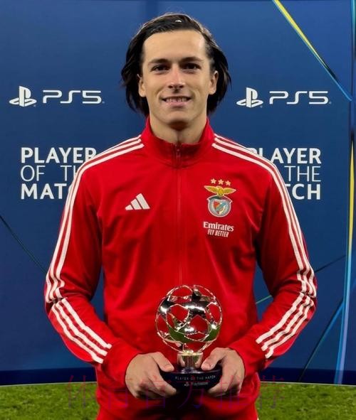 阿斯:皇马豪购中场球员 首选罗德里有意麦卡恩佐 阿斯:皇马豪购中场球员 首选罗德里有意麦卡恩佐